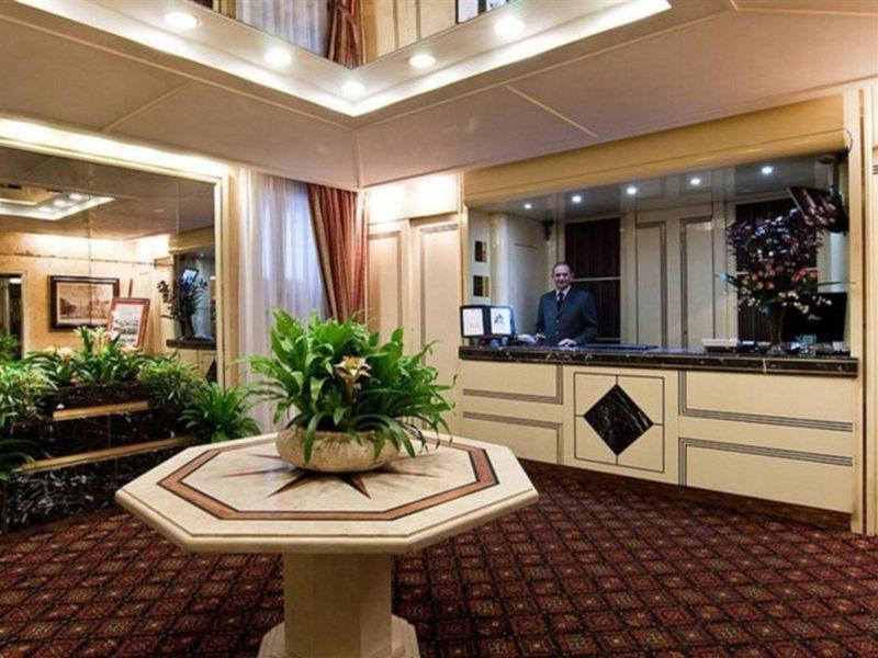Atlante Garden Hotel Рим Екстериор снимка