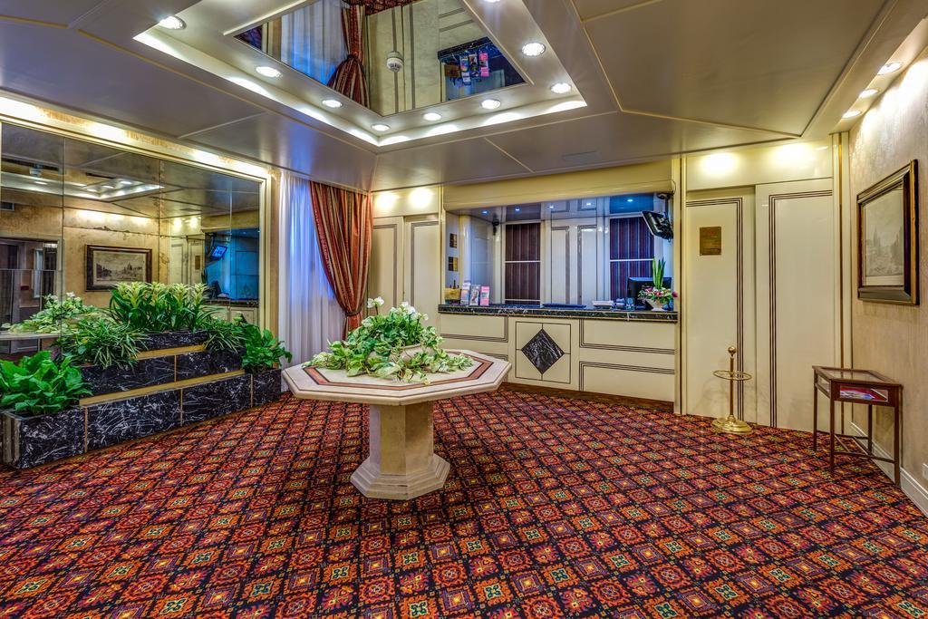 Atlante Garden Hotel Рим Екстериор снимка