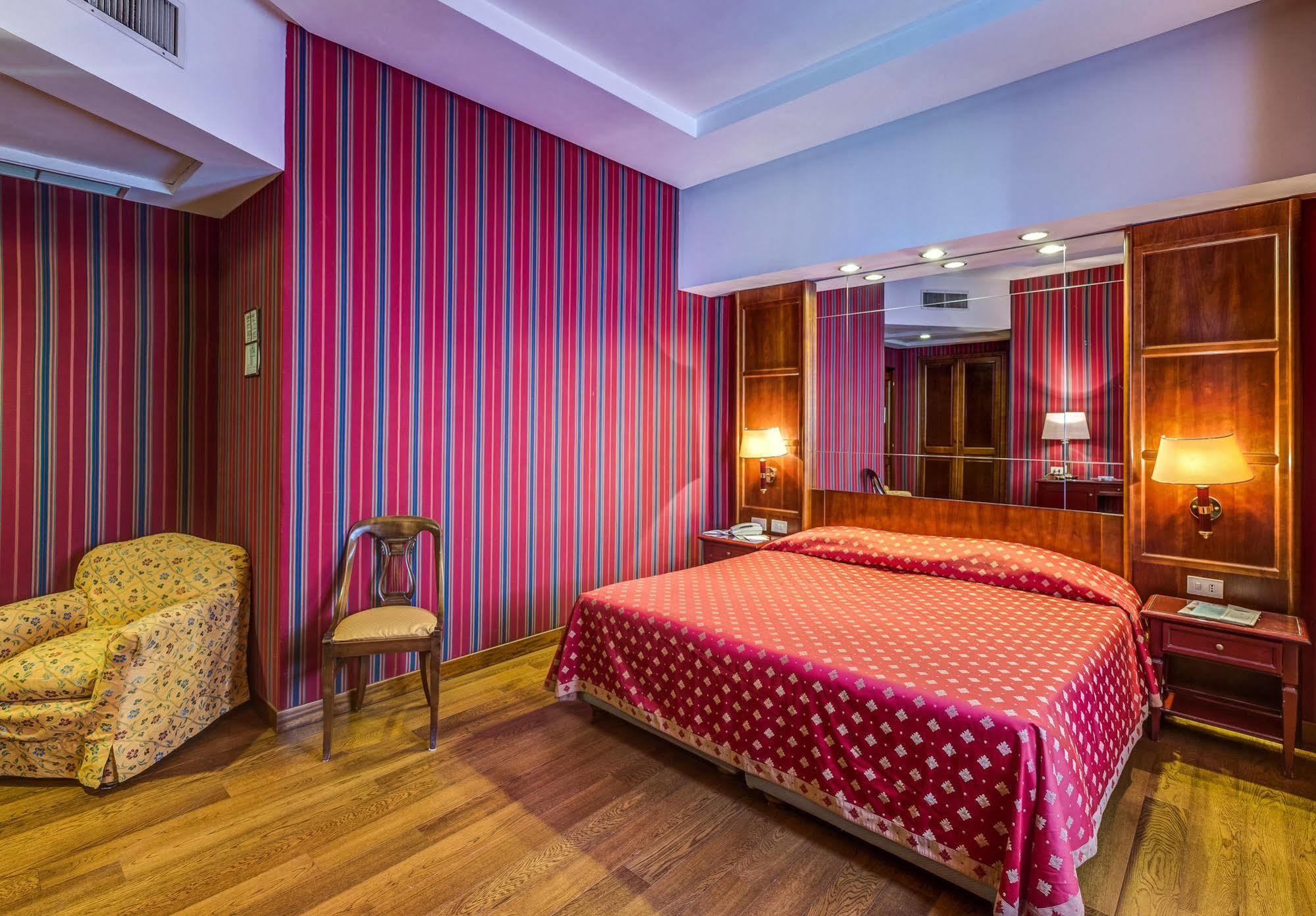 Atlante Garden Hotel Рим Екстериор снимка
