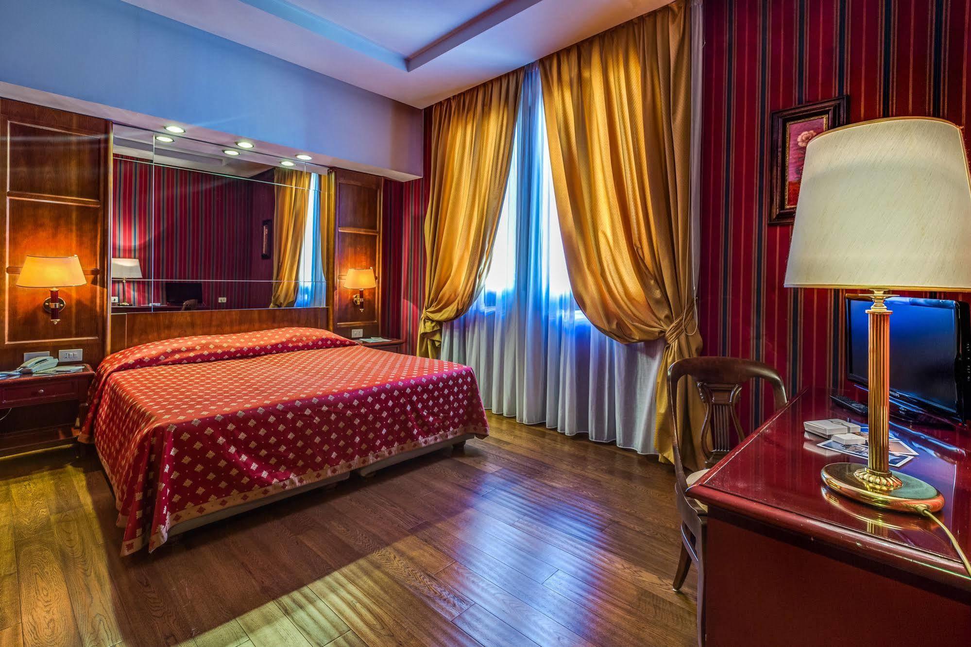 Atlante Garden Hotel Рим Екстериор снимка